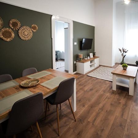 Volenter Lux Apartment Uno Baja Bagian luar foto