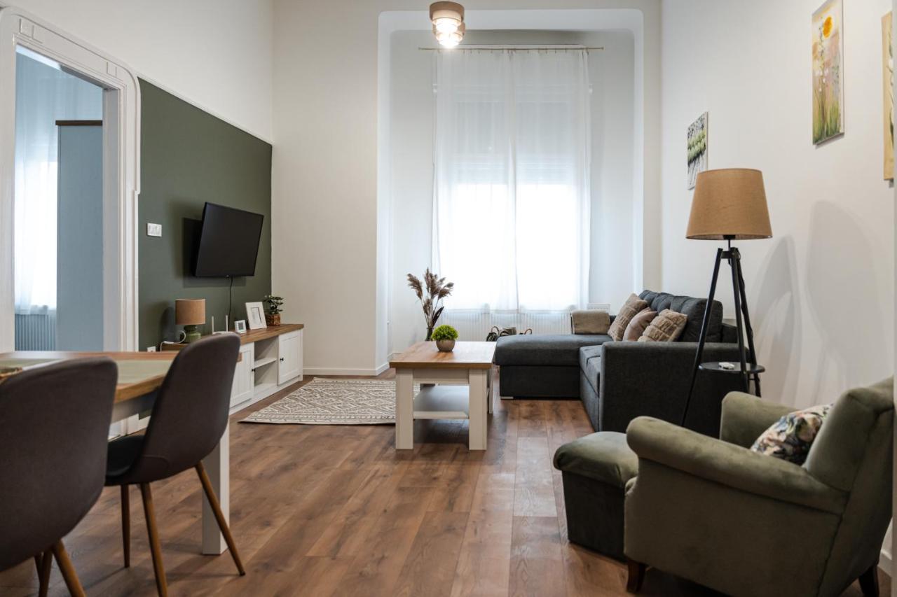 Volenter Lux Apartment Uno Baja Bagian luar foto