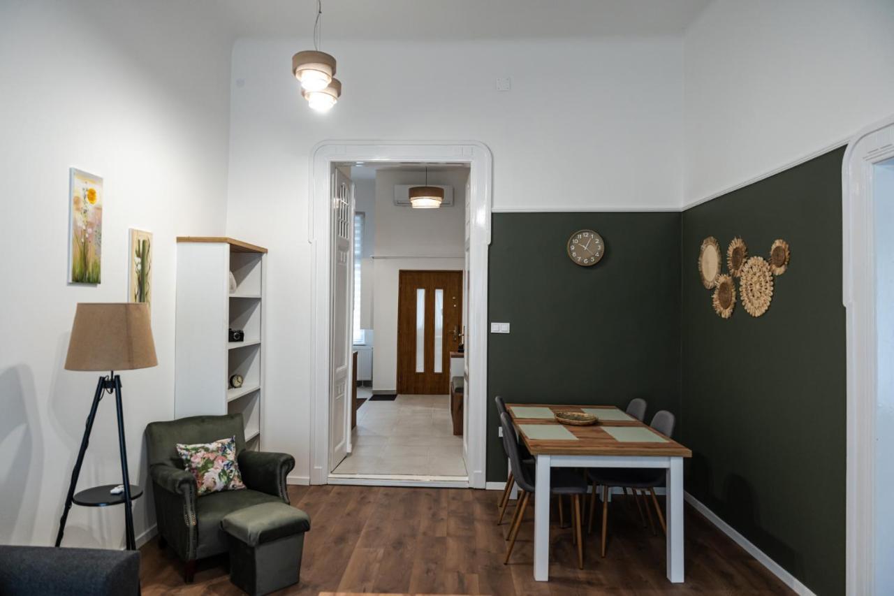 Volenter Lux Apartment Uno Baja Bagian luar foto
