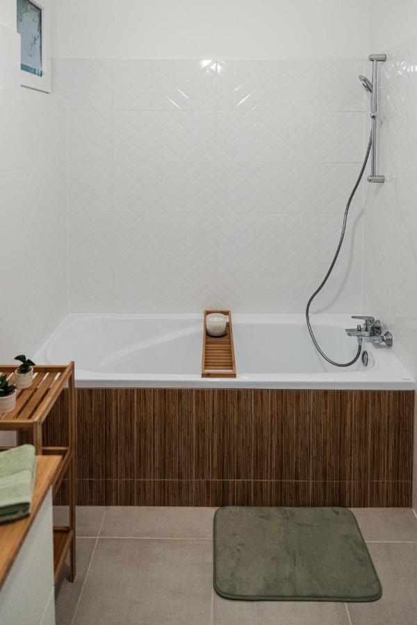 Volenter Lux Apartment Uno Baja Bagian luar foto