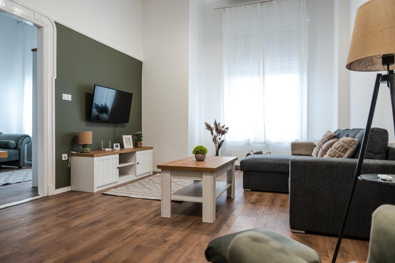 Volenter Lux Apartment Uno Baja Bagian luar foto