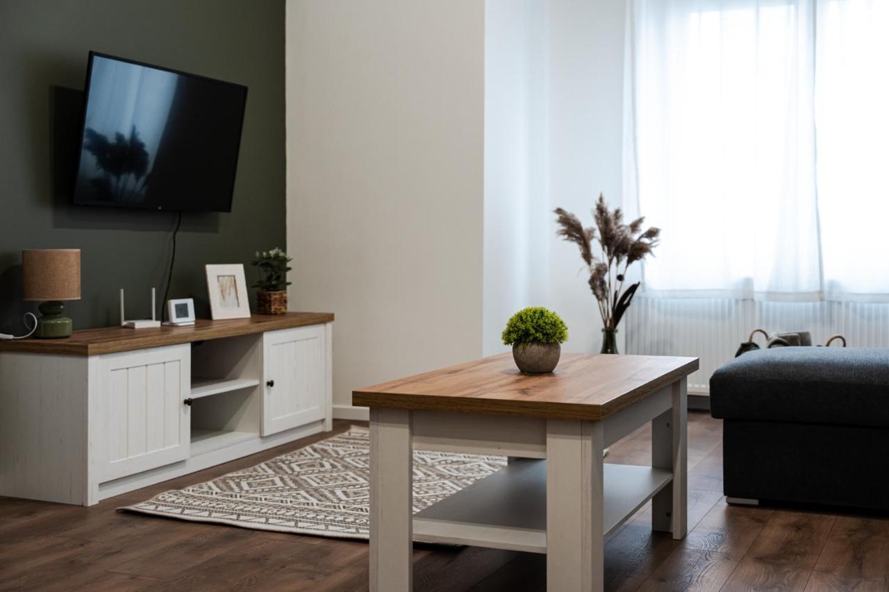 Volenter Lux Apartment Uno Baja Bagian luar foto